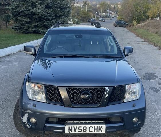 Синий Ниссан Патфайндер, объемом двигателя 2.5 л и пробегом 336 тыс. км за 5500 $, фото 4 на Automoto.ua