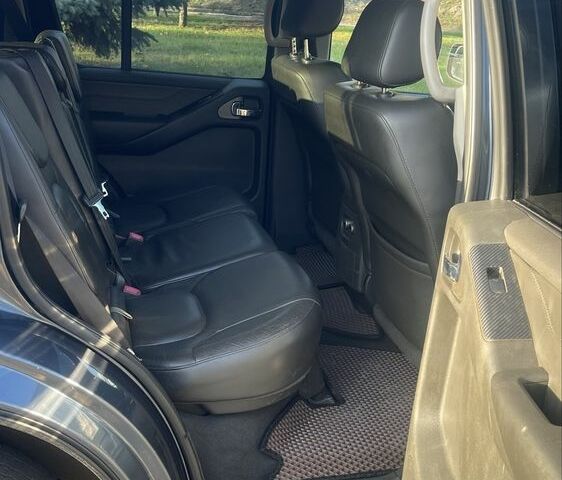 Синий Ниссан Патфайндер, объемом двигателя 2.5 л и пробегом 336 тыс. км за 5500 $, фото 14 на Automoto.ua