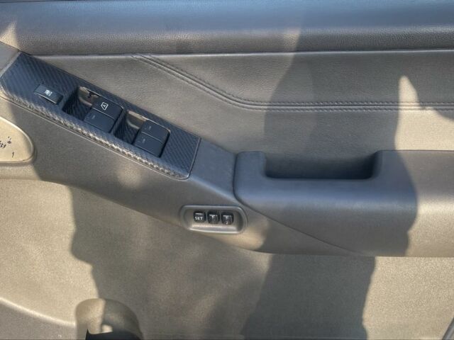 Синий Ниссан Патфайндер, объемом двигателя 2.5 л и пробегом 336 тыс. км за 5500 $, фото 11 на Automoto.ua