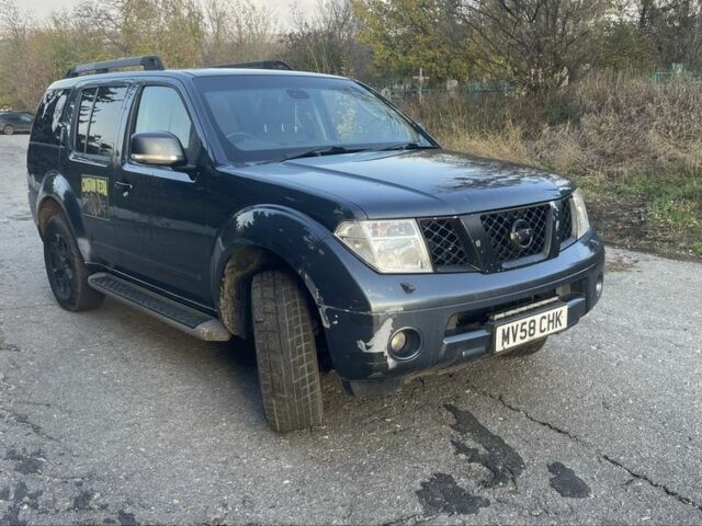 Синий Ниссан Патфайндер, объемом двигателя 2.5 л и пробегом 336 тыс. км за 5500 $, фото 1 на Automoto.ua