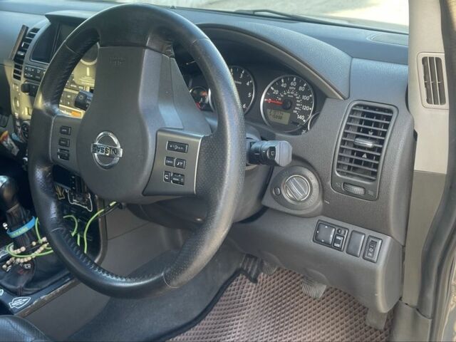 Синий Ниссан Патфайндер, объемом двигателя 2.5 л и пробегом 336 тыс. км за 5500 $, фото 10 на Automoto.ua