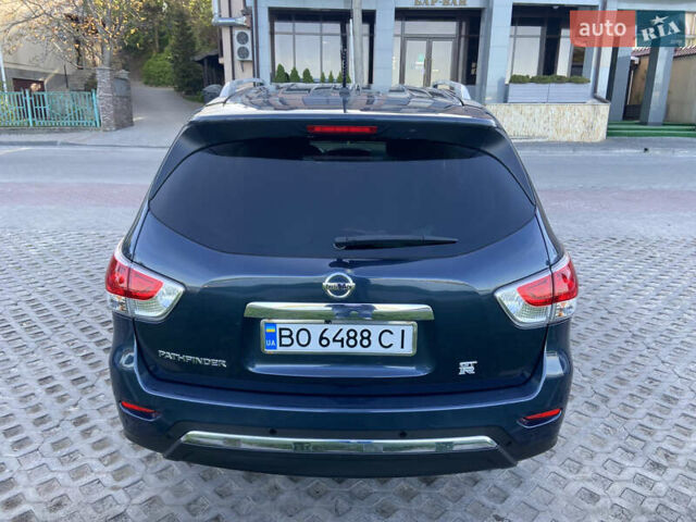 Синий Ниссан Патфайндер, объемом двигателя 3.5 л и пробегом 162 тыс. км за 12500 $, фото 1 на Automoto.ua