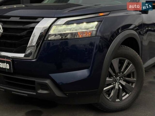 Синий Ниссан Патфайндер, объемом двигателя 3.5 л и пробегом 98 тыс. км за 32900 $, фото 1 на Automoto.ua