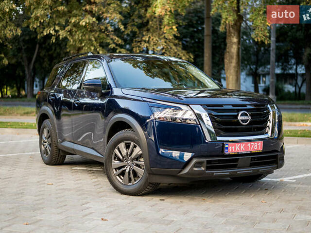 Синий Ниссан Патфайндер, объемом двигателя 3.5 л и пробегом 98 тыс. км за 32900 $, фото 1 на Automoto.ua