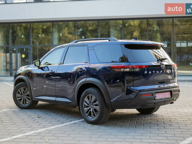 Синий Ниссан Патфайндер, объемом двигателя 3.5 л и пробегом 98 тыс. км за 32900 $, фото 8 на Automoto.ua