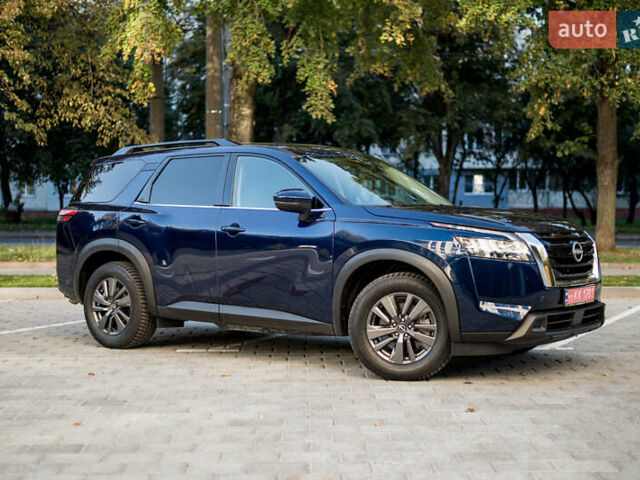 Синий Ниссан Патфайндер, объемом двигателя 3.5 л и пробегом 98 тыс. км за 32900 $, фото 2 на Automoto.ua
