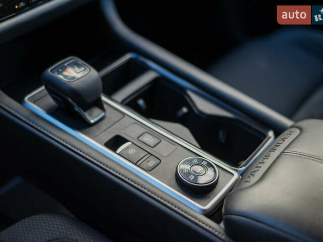 Синий Ниссан Патфайндер, объемом двигателя 3.5 л и пробегом 98 тыс. км за 32900 $, фото 20 на Automoto.ua