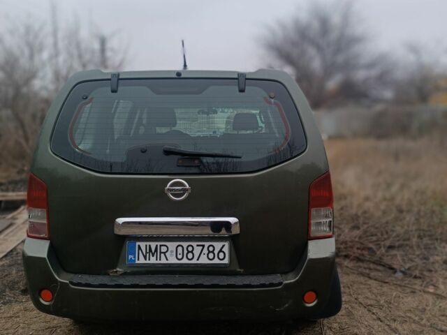 Зеленый Ниссан Патфайндер, объемом двигателя 0 л и пробегом 437 тыс. км за 4200 $, фото 3 на Automoto.ua