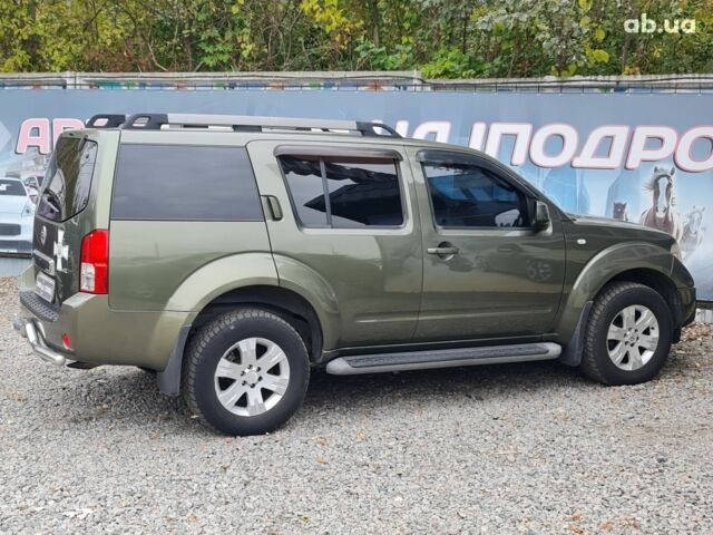 Зеленый Ниссан Патфайндер, объемом двигателя 0 л и пробегом 286 тыс. км за 8900 $, фото 3 на Automoto.ua