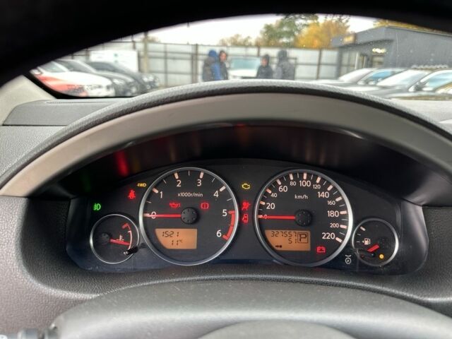 Зелений Ніссан Патфайндер, об'ємом двигуна 2.5 л та пробігом 300 тис. км за 7900 $, фото 6 на Automoto.ua