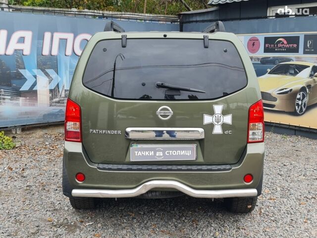 Зеленый Ниссан Патфайндер, объемом двигателя 0 л и пробегом 286 тыс. км за 8900 $, фото 2 на Automoto.ua