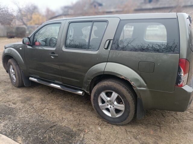 Зеленый Ниссан Патфайндер, объемом двигателя 0 л и пробегом 437 тыс. км за 4000 $, фото 4 на Automoto.ua