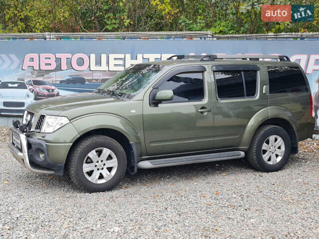 Зелений Ніссан Патфайндер, об'ємом двигуна 2.49 л та пробігом 286 тис. км за 8900 $, фото 4 на Automoto.ua