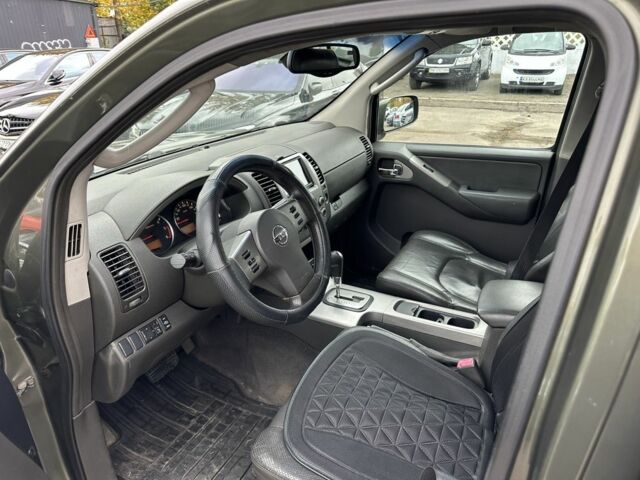 Зелений Ніссан Патфайндер, об'ємом двигуна 2.5 л та пробігом 300 тис. км за 7900 $, фото 11 на Automoto.ua