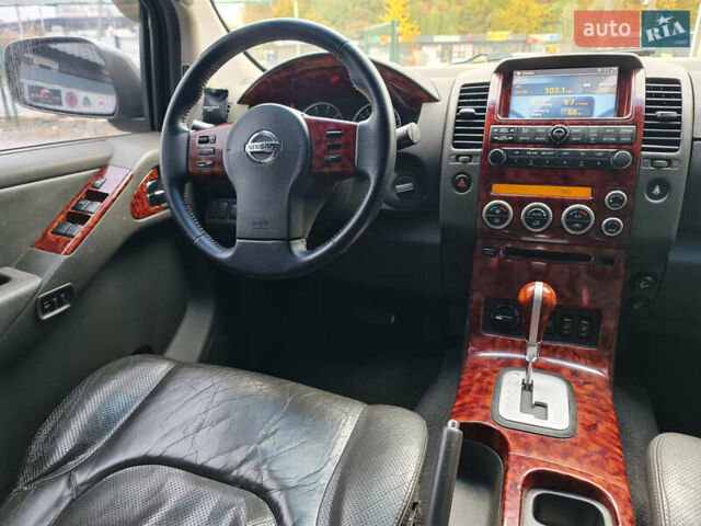 Зелений Ніссан Патфайндер, об'ємом двигуна 2.49 л та пробігом 286 тис. км за 8900 $, фото 7 на Automoto.ua