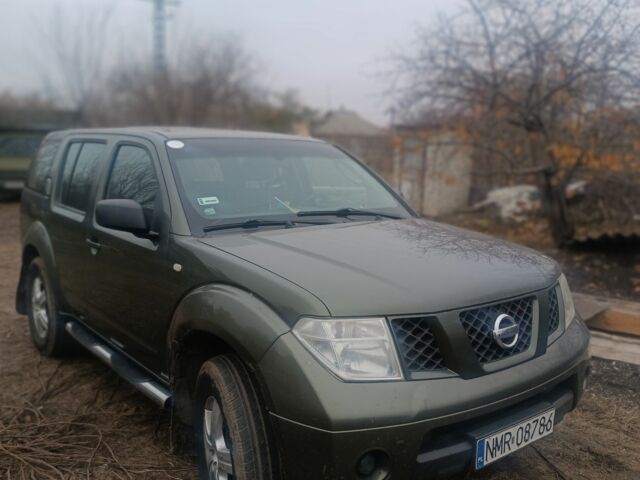 Зеленый Ниссан Патфайндер, объемом двигателя 0 л и пробегом 437 тыс. км за 4000 $, фото 1 на Automoto.ua