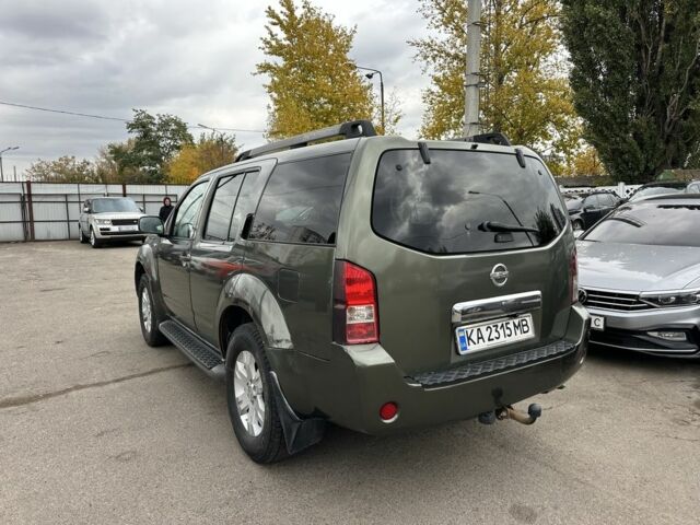 Зелений Ніссан Патфайндер, об'ємом двигуна 2.5 л та пробігом 300 тис. км за 7900 $, фото 12 на Automoto.ua