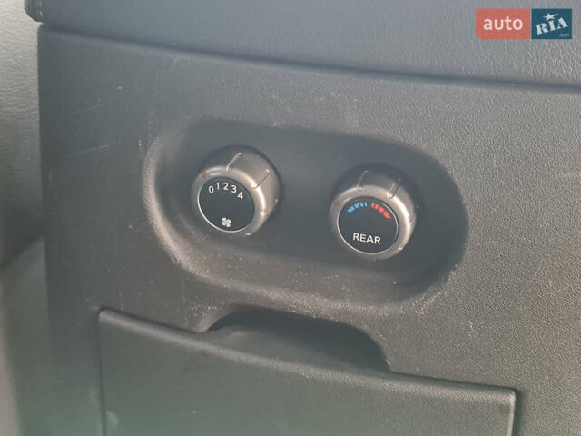 Зелений Ніссан Патфайндер, об'ємом двигуна 2.49 л та пробігом 286 тис. км за 8900 $, фото 21 на Automoto.ua