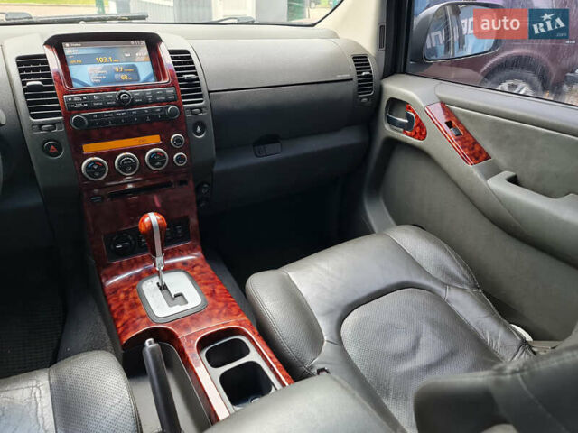 Зелений Ніссан Патфайндер, об'ємом двигуна 2.49 л та пробігом 286 тис. км за 8900 $, фото 8 на Automoto.ua