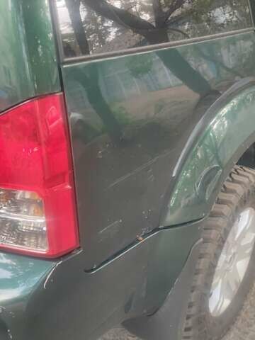 Зеленый Ниссан Патфайндер, объемом двигателя 2.49 л и пробегом 350 тыс. км за 6900 $, фото 3 на Automoto.ua