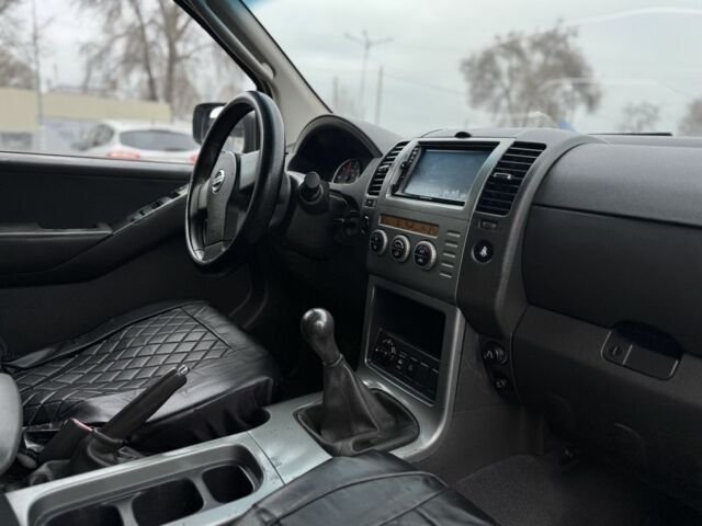 Зелений Ніссан Патфайндер, об'ємом двигуна 2.5 л та пробігом 230 тис. км за 5500 $, фото 13 на Automoto.ua