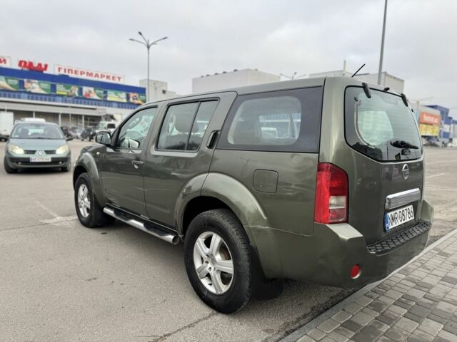 Зелений Ніссан Патфайндер, об'ємом двигуна 2.5 л та пробігом 230 тис. км за 5500 $, фото 4 на Automoto.ua