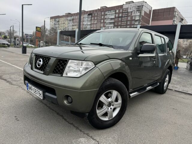 Зелений Ніссан Патфайндер, об'ємом двигуна 2.5 л та пробігом 230 тис. км за 5500 $, фото 1 на Automoto.ua