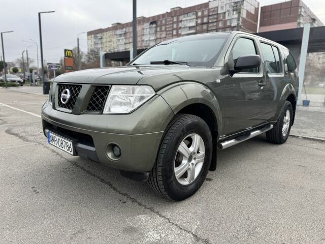 Зелений Ніссан Патфайндер, об'ємом двигуна 2.5 л та пробігом 230 тис. км за 5500 $, фото 3 на Automoto.ua