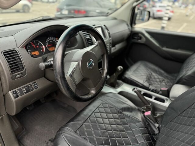 Зелений Ніссан Патфайндер, об'ємом двигуна 2.5 л та пробігом 230 тис. км за 5500 $, фото 12 на Automoto.ua