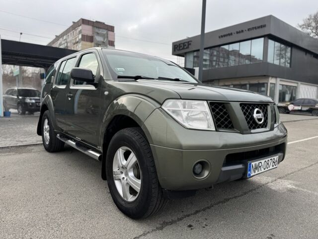 Зелений Ніссан Патфайндер, об'ємом двигуна 2.5 л та пробігом 230 тис. км за 5500 $, фото 2 на Automoto.ua