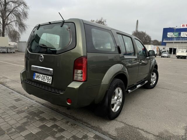 Зелений Ніссан Патфайндер, об'ємом двигуна 2.5 л та пробігом 230 тис. км за 5500 $, фото 5 на Automoto.ua