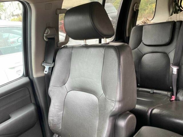 Зеленый Ниссан Патфайндер, объемом двигателя 0 л и пробегом 205 тыс. км за 10500 $, фото 7 на Automoto.ua