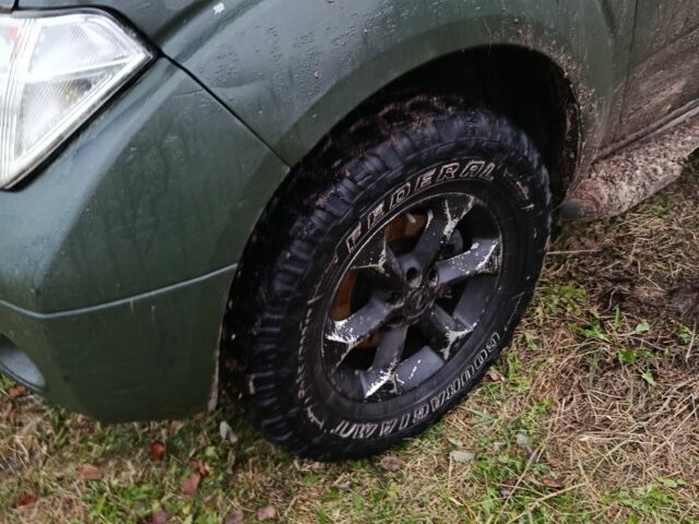 Зеленый Ниссан Патфайндер, объемом двигателя 2 л и пробегом 158 тыс. км за 5200 $, фото 2 на Automoto.ua