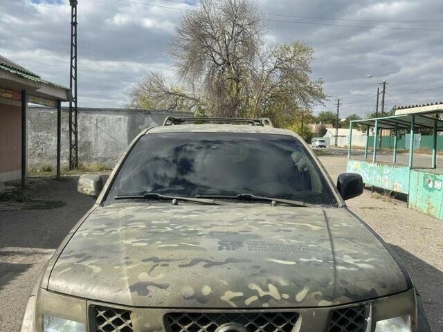 Зеленый Ниссан Патфайндер, объемом двигателя 2.5 л и пробегом 330 тыс. км за 5500 $, фото 1 на Automoto.ua