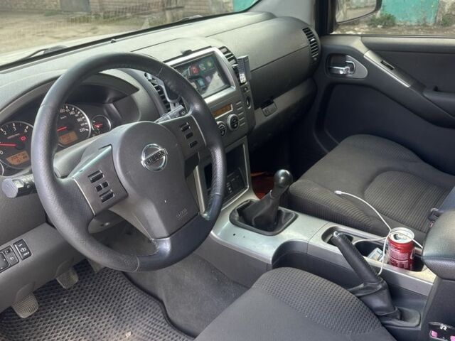 Зеленый Ниссан Патфайндер, объемом двигателя 2.5 л и пробегом 330 тыс. км за 5500 $, фото 7 на Automoto.ua