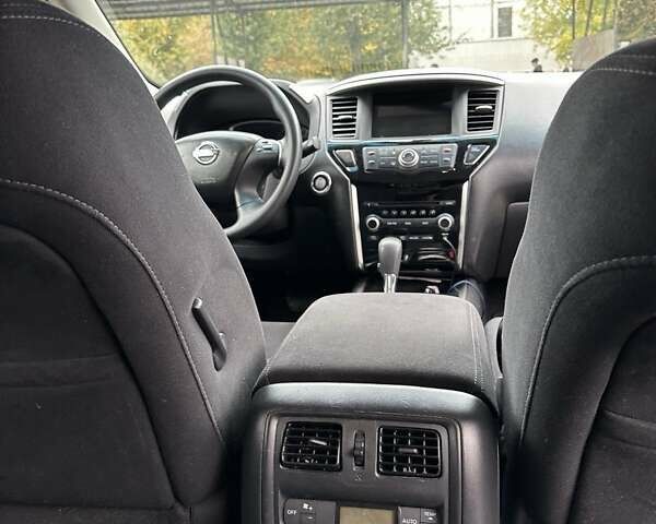 Зеленый Ниссан Патфайндер, объемом двигателя 3.5 л и пробегом 238 тыс. км за 11500 $, фото 7 на Automoto.ua