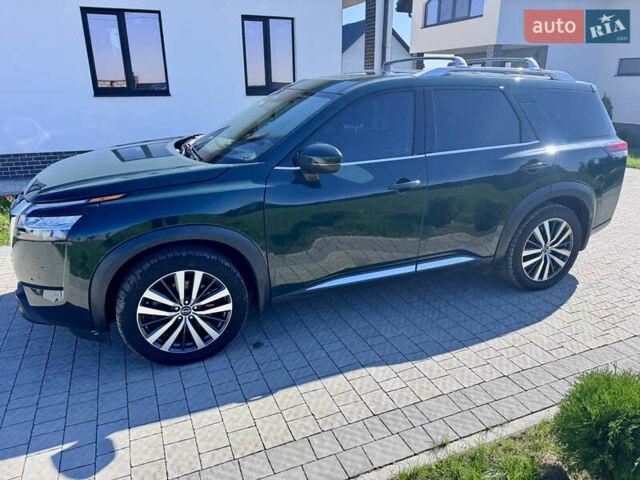 Ніссан Патфайндер 2022 у Рівному на Automoto.ua Зелений Ніссан Патфайндер, об'ємом двигуна 3.5 л та пробігом 48 тис. км за 39000 $, фото 2 на Automoto.ua