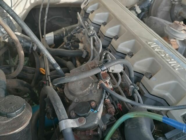 Білий Ніссан Патрол, об'ємом двигуна 0 л та пробігом 233 тис. км за 2999 $, фото 5 на Automoto.ua