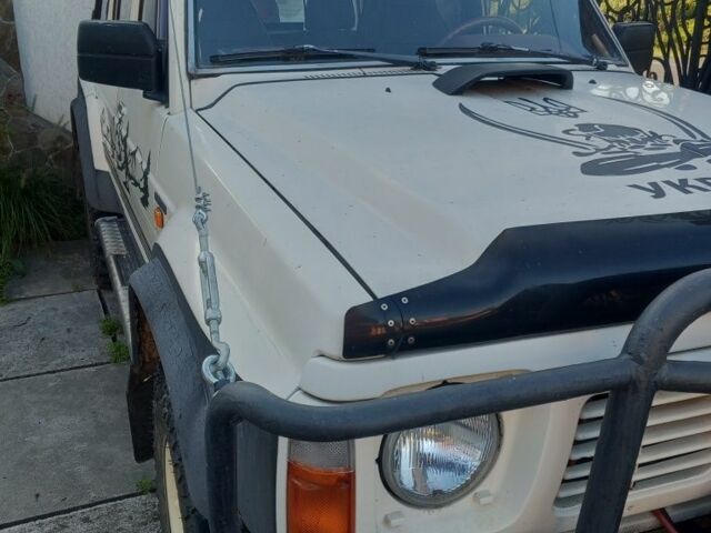 Белый Ниссан Патрол, объемом двигателя 0 л и пробегом 200 тыс. км за 8500 $, фото 1 на Automoto.ua