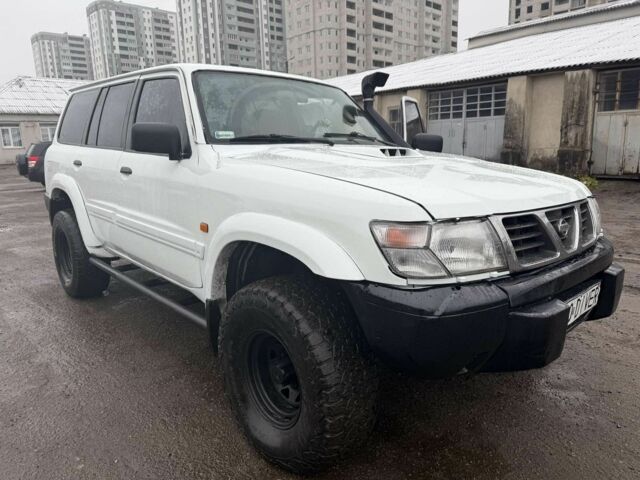 Белый Ниссан Патрол, объемом двигателя 3 л и пробегом 293 тыс. км за 7500 $, фото 3 на Automoto.ua