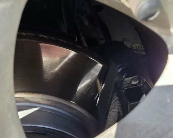 Белый Ниссан Патрол, объемом двигателя 5.6 л и пробегом 224 тыс. км за 15000 $, фото 12 на Automoto.ua