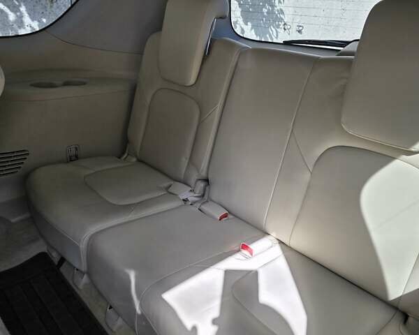 Белый Ниссан Патрол, объемом двигателя 5.6 л и пробегом 224 тыс. км за 15000 $, фото 14 на Automoto.ua