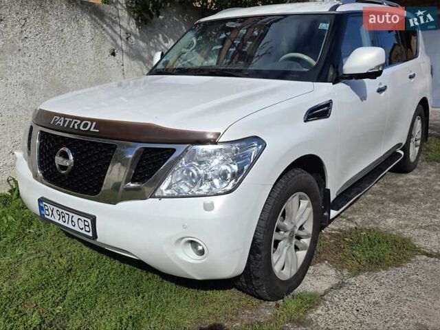 Белый Ниссан Патрол, объемом двигателя 5.6 л и пробегом 224 тыс. км за 15000 $, фото 18 на Automoto.ua