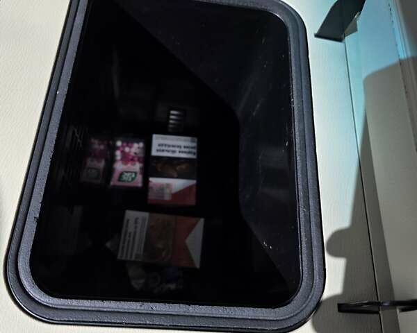 Белый Ниссан Патрол, объемом двигателя 5.6 л и пробегом 224 тыс. км за 15000 $, фото 11 на Automoto.ua