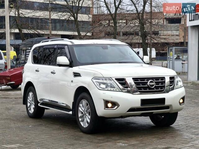 Білий Ніссан Патрол, об'ємом двигуна 5.55 л та пробігом 210 тис. км за 19900 $, фото 4 на Automoto.ua