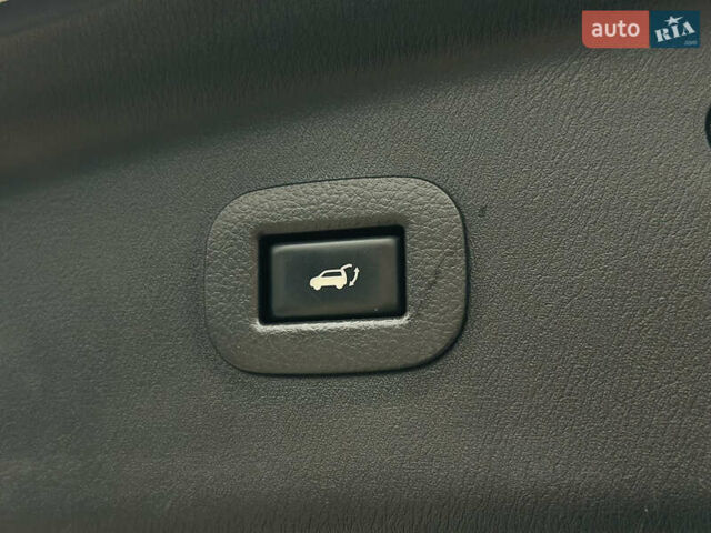 Білий Ніссан Патрол, об'ємом двигуна 5.55 л та пробігом 319 тис. км за 17500 $, фото 12 на Automoto.ua