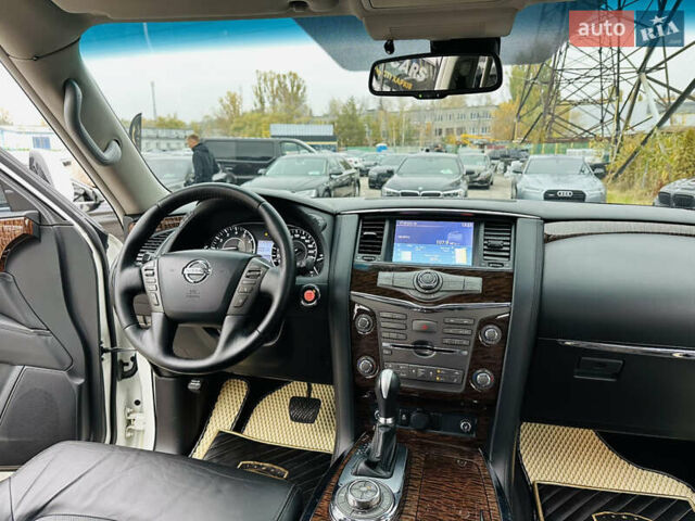 Білий Ніссан Патрол, об'ємом двигуна 5.55 л та пробігом 319 тис. км за 17500 $, фото 23 на Automoto.ua