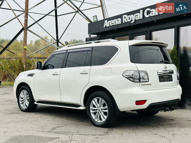 Білий Ніссан Патрол, об'ємом двигуна 5.55 л та пробігом 319 тис. км за 17500 $, фото 13 на Automoto.ua