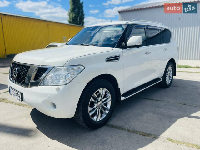 Белый Ниссан Патрол, объемом двигателя 5.6 л и пробегом 278 тыс. км за 17777 $, фото 2 на Automoto.ua