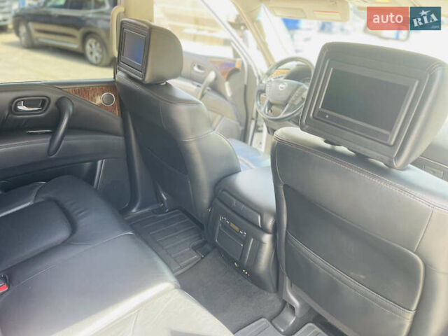 Белый Ниссан Патрол, объемом двигателя 5.6 л и пробегом 278 тыс. км за 17777 $, фото 8 на Automoto.ua